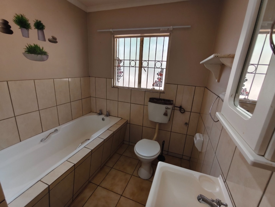 To Let 3 Bedroom Property for Rent in Pellissier Free State